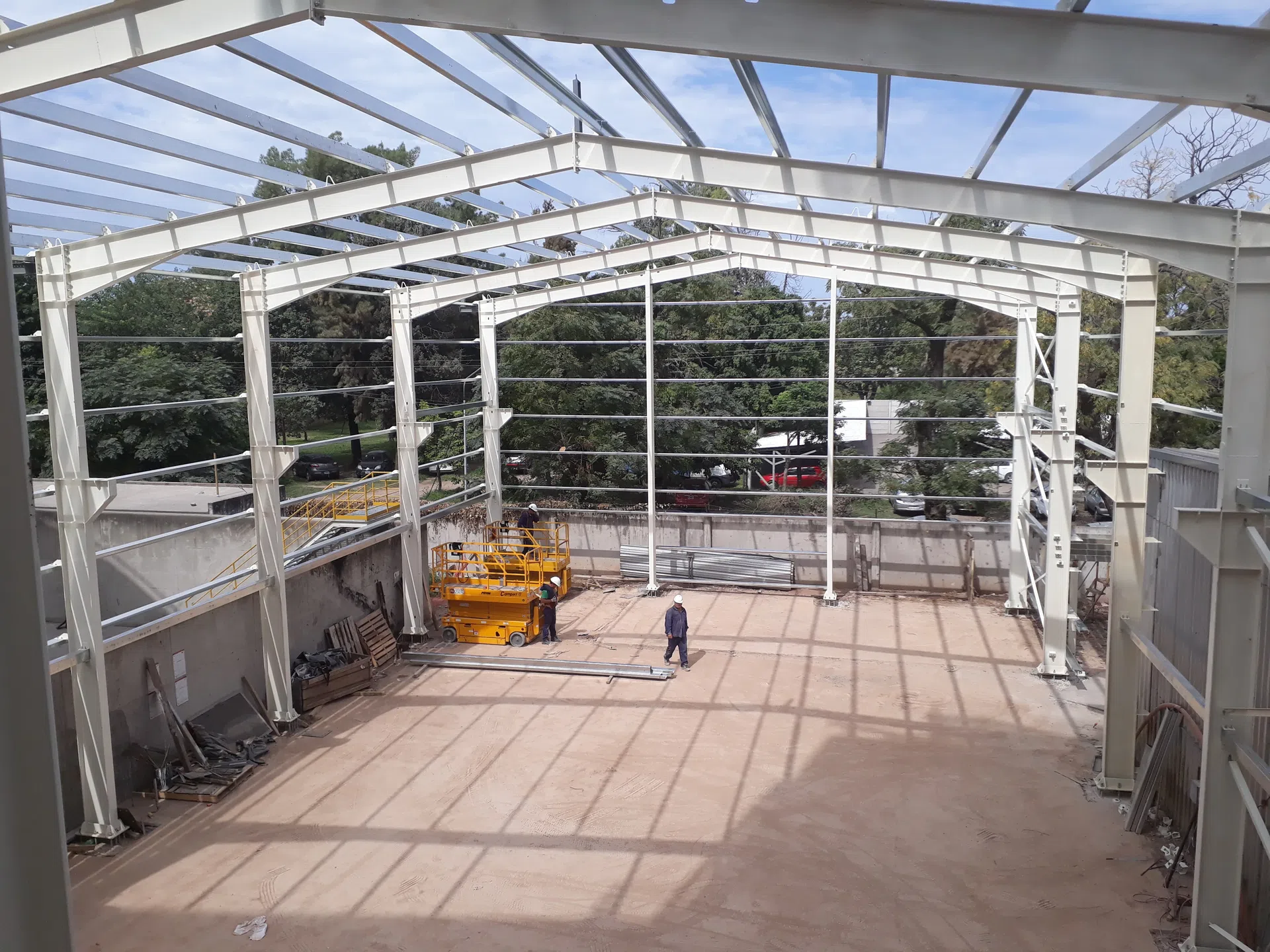 Molinos Agro SA — nave industrial con puente grúa 5T